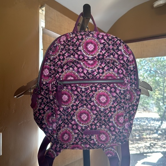 NWOT Vera Bradley Small Backpack Raspberry Medallion - Picture 2 of 9